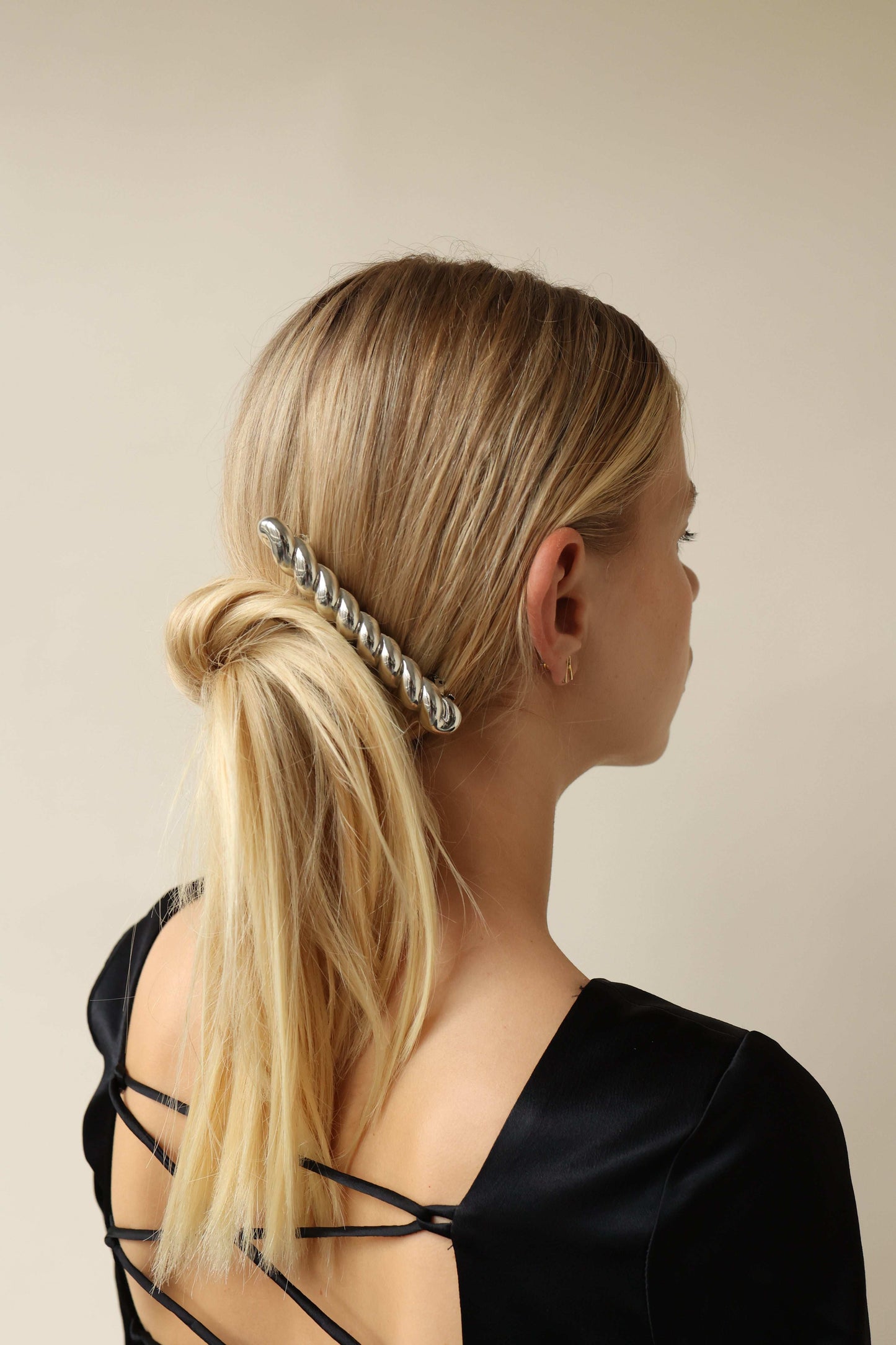 Glossy Twist Bar Barrette