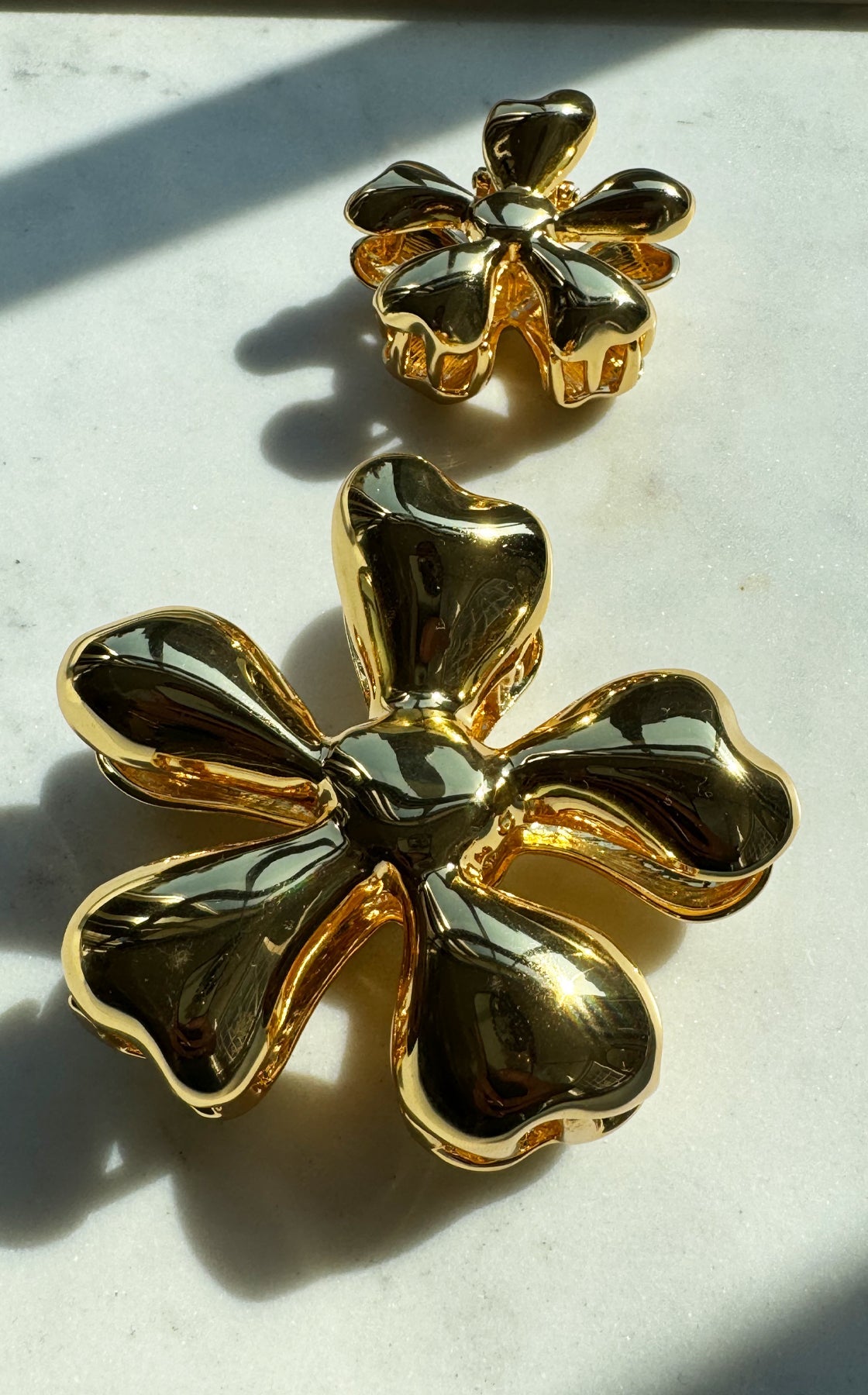 Glossy Daisy Mini Claw Clip-Claw Clip