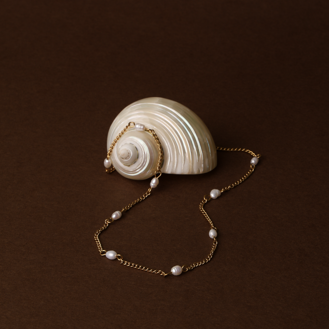 Dainty Gold Pearl Choker  GEMMACHIC