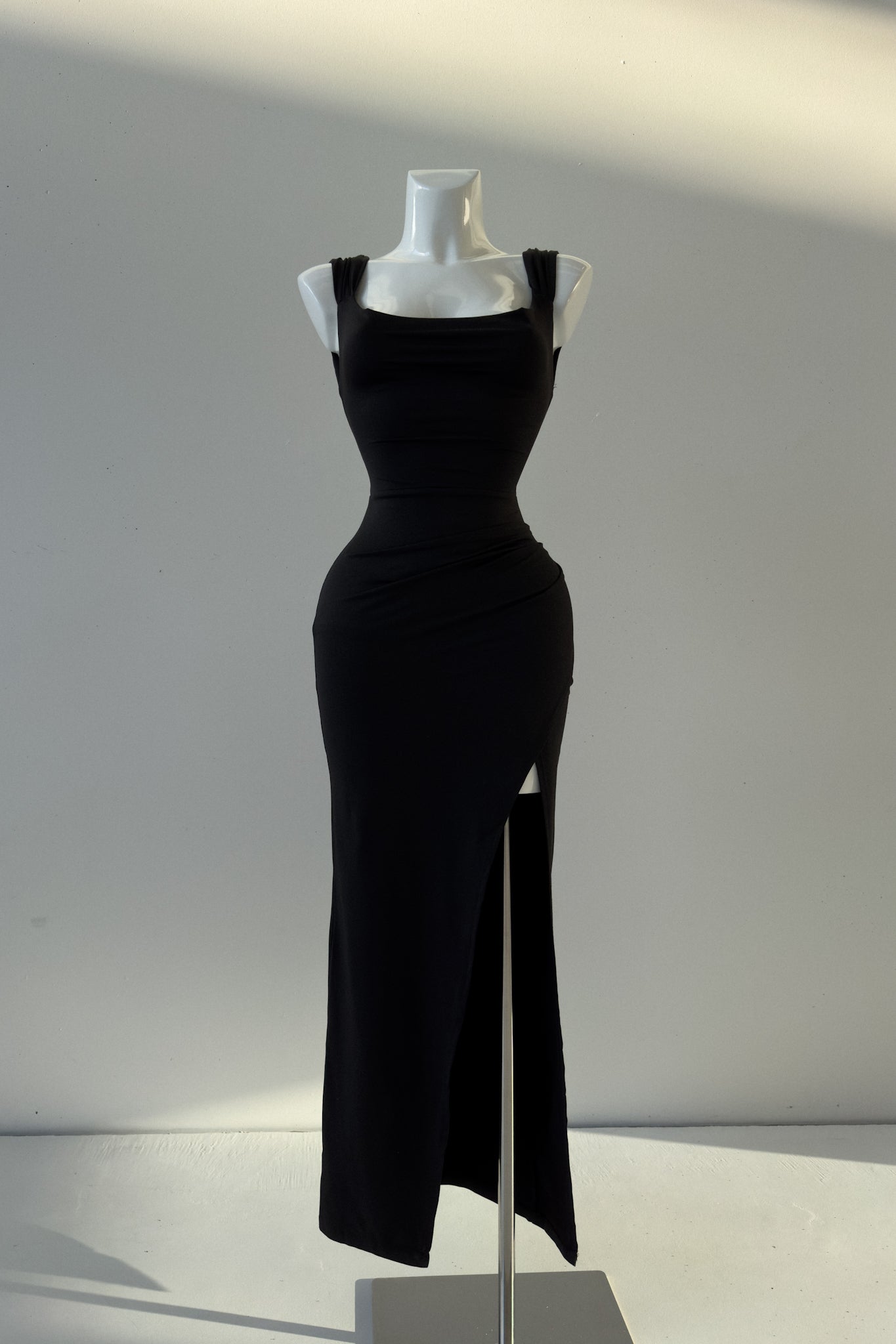 Polly Midi Dress - Black  GEMMACHIC