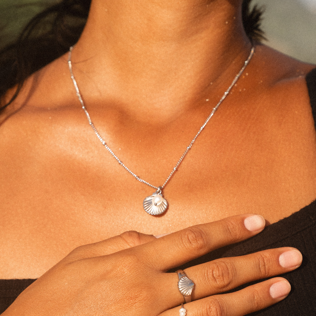 Seashell Necklace  GEMMACHIC