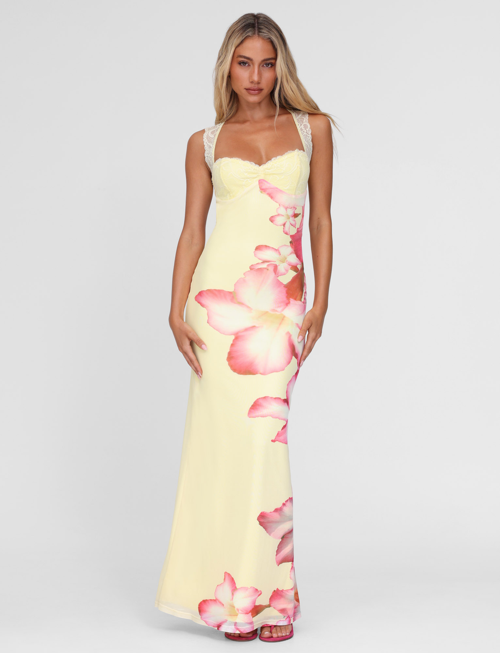 NYOMI MAXI DRESS - YELLOW : MACRO FLORAL : YELLOW HIBISCUS  GEMMACHIC