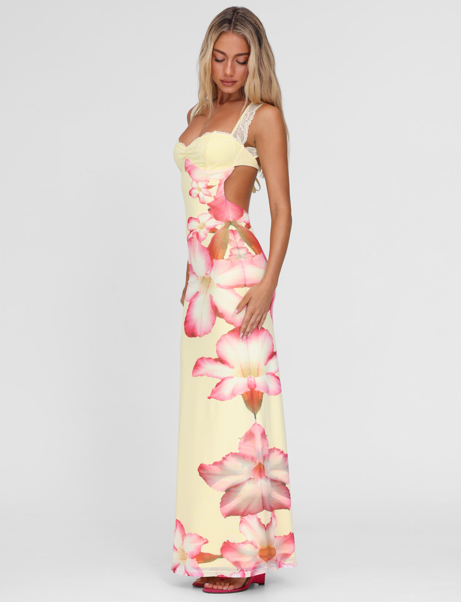 NYOMI MAXI DRESS - YELLOW : MACRO FLORAL : YELLOW HIBISCUS  GEMMACHIC