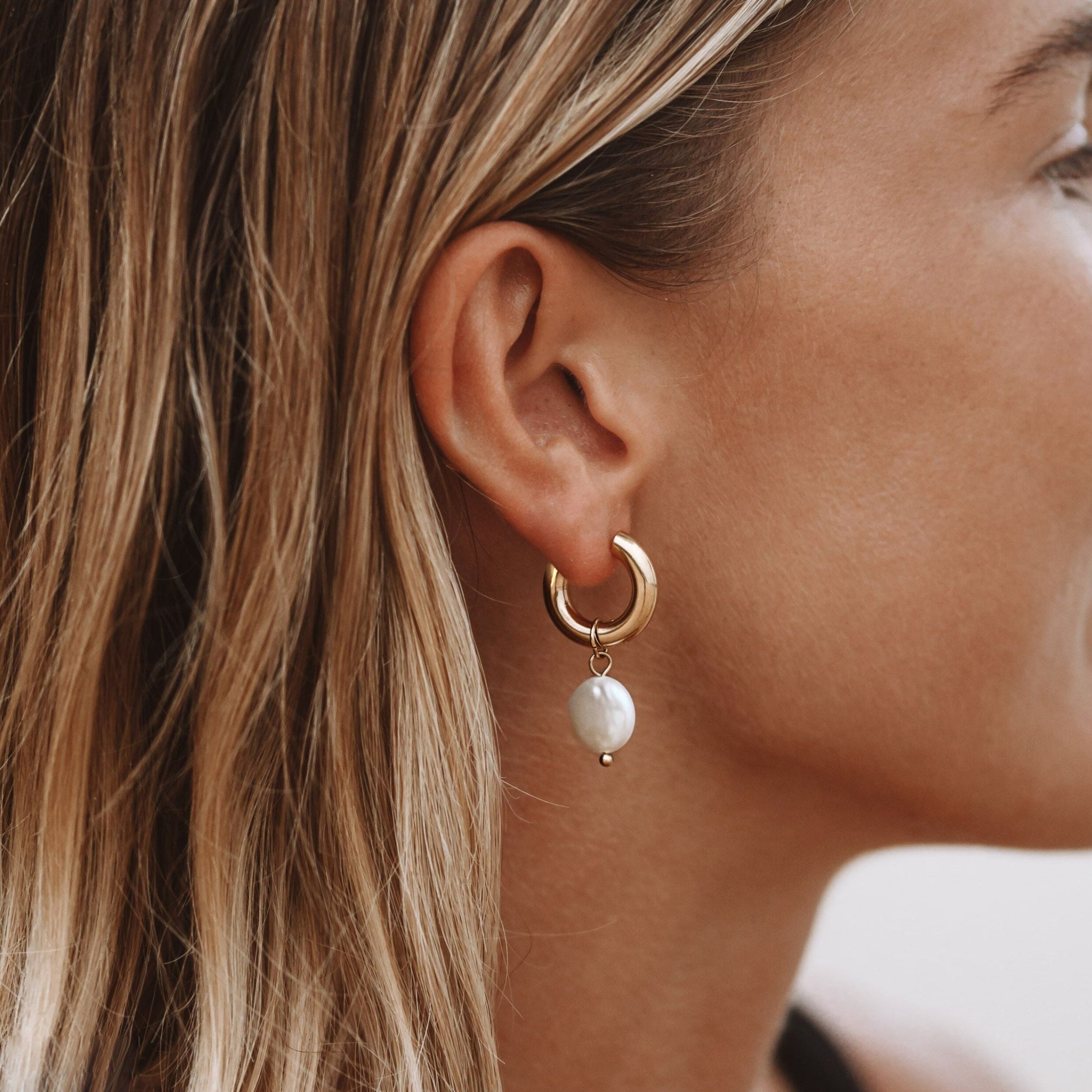 Chunky Pearl Hoops  GEMMACHIC