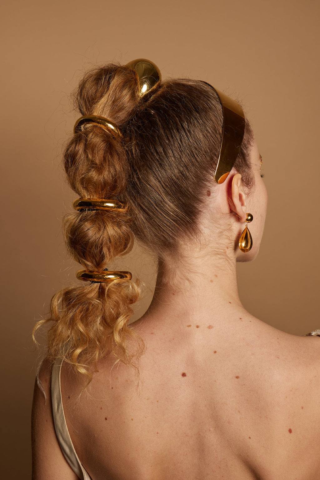 Petite Glossy Arch Pony  GEMMACHIC