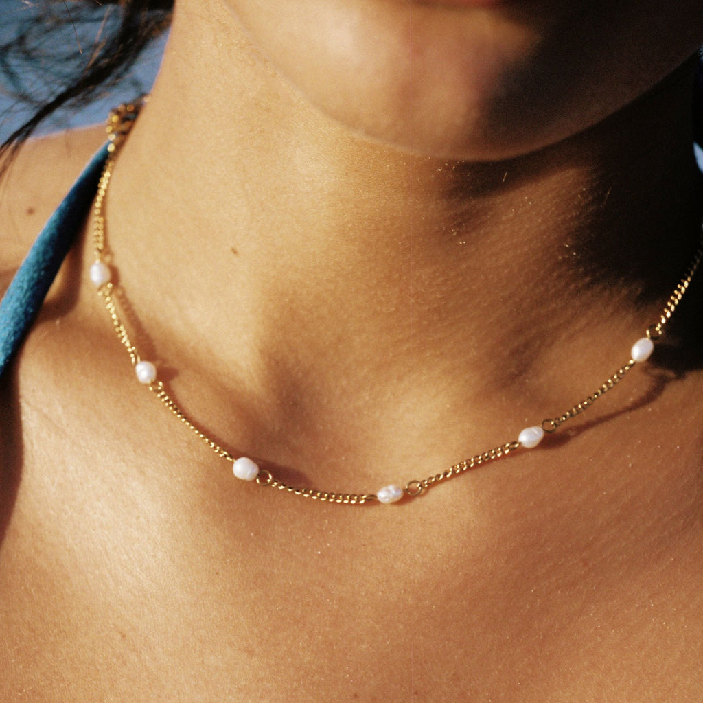 Dainty Gold Pearl Choker  GEMMACHIC
