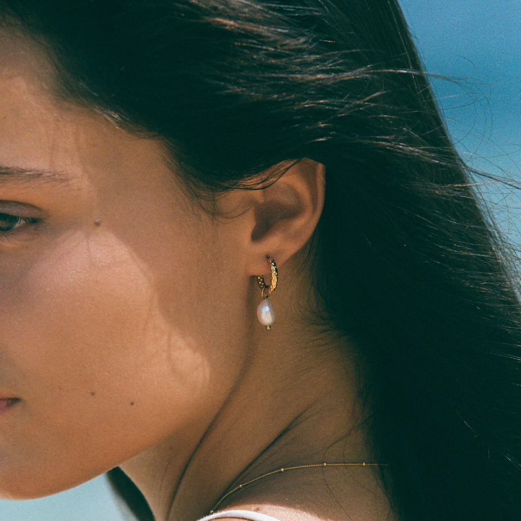 Hammered Pearl Hoop Earrings  GEMMACHIC