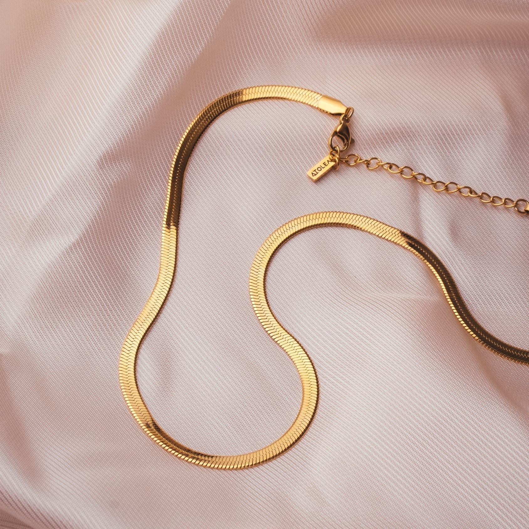 "Kauai" Herringbone Choker  GEMMACHIC